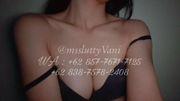 MssluttyVani / MssluttyV Nude Leaks Photo 25