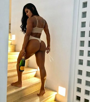 mulatafit / Sunny Doria Vargas Nude Leaks Photo 3