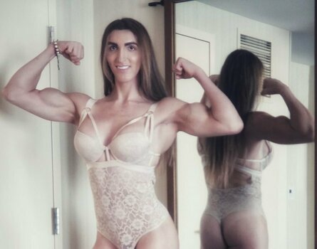 Muscle Goddess / 1persianbarbie / fitpersianbarbie / persianbarbie Nude Leaks OnlyFans Photo 5