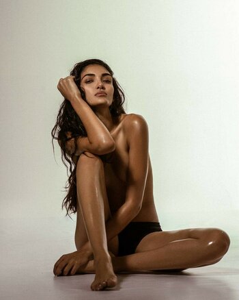 Nadiya Khan / Nadiyakhan Nude Leaks OnlyFans Photo 10
