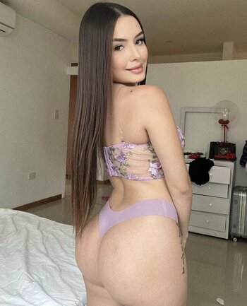 Nahomilra Nude Leaks OnlyFans Photo 1