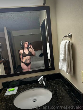 nakedvalor Nude Leaks OnlyFans Photo 7