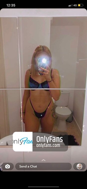Natasha Karla / karlamxoxo / tashakarla Nude Leaks OnlyFans Photo 2