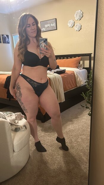 naturalbeauty39 / Holly / Hollybad124 / really_mariee Nude Leaks OnlyFans Photo 4