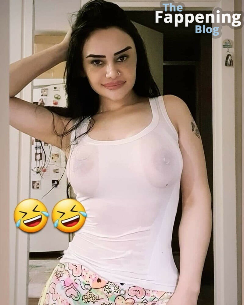 Nazmila Naz Mila nazmila Nude Leaks OnlyFans Photo 2  