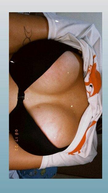 Nicky.Oberlin Nude Leaks Photo 2
