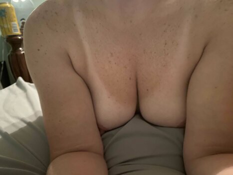 NipplyNurse Nude Leaks OnlyFans Photo 4