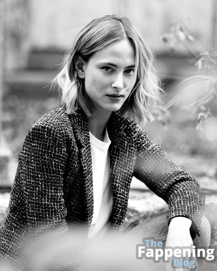 Nora Arnezeder Noraarnezederofficial Nude Leaks Photo 141 Thefappening