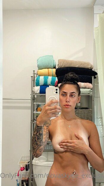 novaskyee_exclusive Nude Leaks Photo 2
