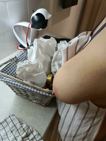 Nurse Amber / bustyamber / sparklyscrubs Nude Leaks OnlyFans Photo 9