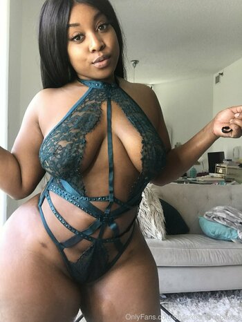 ohcaress / ohcaress.2.0 Nude Leaks OnlyFans Photo 6