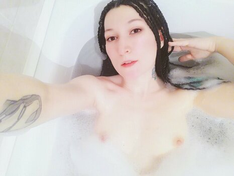 Olya_Holmes / OlyaHoImes / olyaholmes Nude Leaks Photo 1