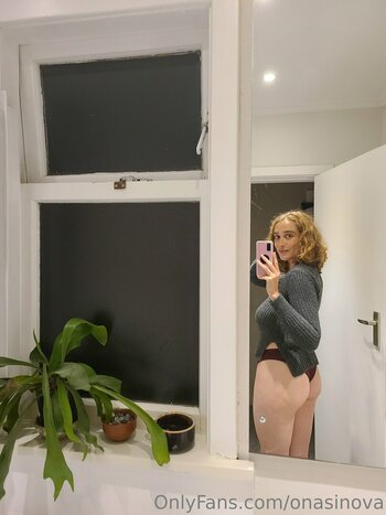 onasinova Nude Leaks Photo 29