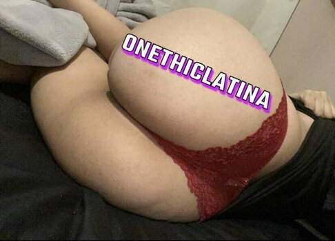 onethiclatina / bigbootyylatina / onethicccalzone Nude Leaks Photo 2