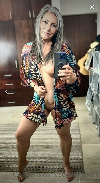 Paty Bacelis / soytupmadre Nude Leaks OnlyFans Photo 5