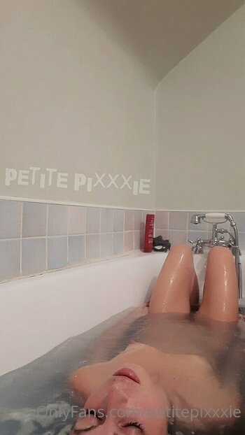 petitepixxxie / _petitepixie_ / petitepixie3 Nude Leaks OnlyFans Photo 26