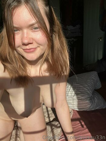 pissqu33n / https: Nude Leaks OnlyFans Photo 25