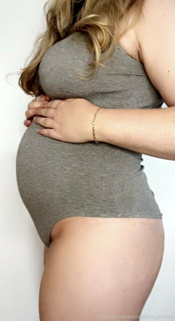 pregnant.german Nude Leaks Photo 7