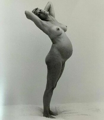 Pregnant Women Nude Leaks Photo 14
