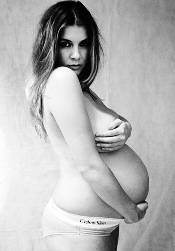 Pregnant Women Nude Leaks Photo 17