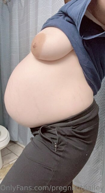 pregnantbailey Nude Leaks Photo 4