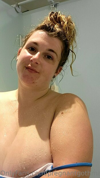 pregnantgothmama Nude Leaks Photo 18