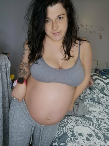 pregnantgothmama Nude Leaks Photo 30