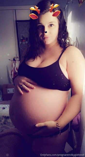 pregnantgothmama Nude Leaks Photo 33