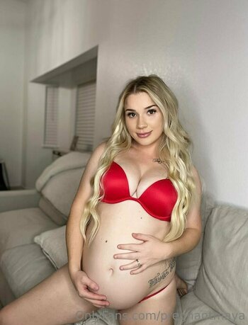 pregnantmayafree Nude Leaks Photo 4