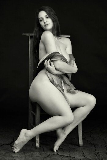 Pris Mundar Nude Leaks Photo 3