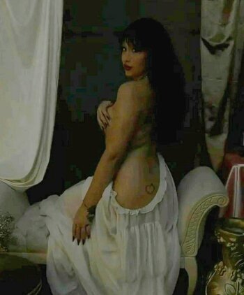 Queen B / Raphaela Laet / brinydelaet / sexyqueenb Nude Leaks OnlyFans Photo 7