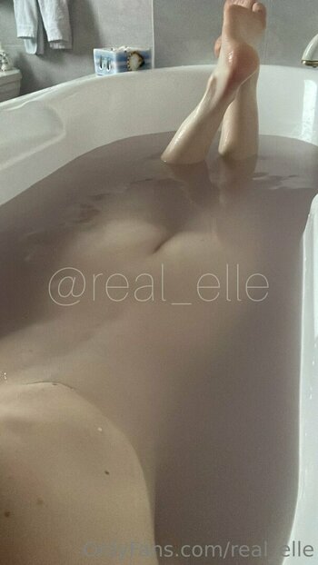 Real_elle / Gabrielle_alberton _realelle_ / gabrielle_alberton / real_elle2 Nude Leaks OnlyFans Photo 5