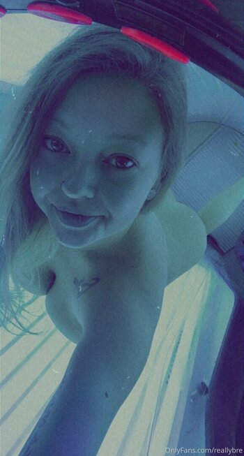 reallybre Nude Leaks Photo 31