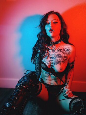 red_ravenous / red_raven.ous Nude Leaks OnlyFans Photo 3
