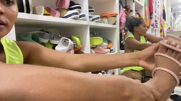 Renata Souza / Rezinha Youtuber / renataoficial1 Nude Leaks Photo 4