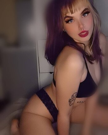 riahbrynn / ghostxworms / puddlexduck Nude Leaks OnlyFans Photo 1