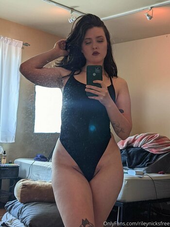 rileynicksfree Nude Leaks Photo 3