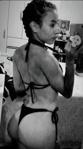 Samira Ferreira / _samyferr_ Nude Leaks Photo 2