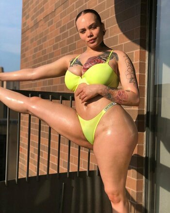 SaraGold / iamsaragold Nude Leaks OnlyFans Photo 24