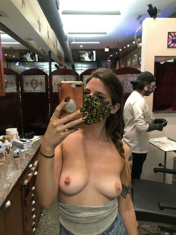 Sarah Ashley / sarahashley.official / sarahashleyv Nude Leaks OnlyFans Photo 2