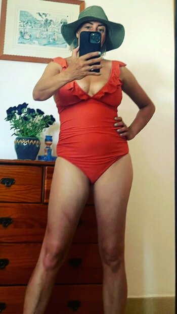 Sarah Cawood / TV Presenter / sarahcawood Nude Leaks Photo 24