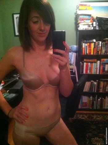 Sarah Schneider / sarahdschneider Nude Leaks Photo 7