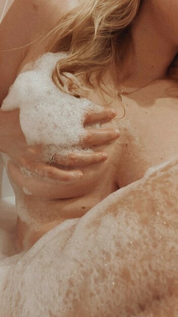 Selfika / sexiisyl Nude Leaks OnlyFans Photo 11