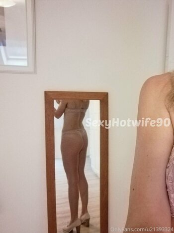 sexyhotwife_90 Nude Leaks Photo 9