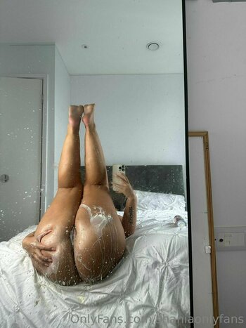 shaniaonlyfans Nude Leaks Photo 5