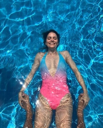 Shelley Hennig / shelleyhennig Nude Leaks Photo 24