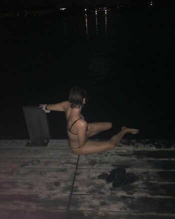 Shelley Hennig / shelleyhennig Nude Leaks Photo 34