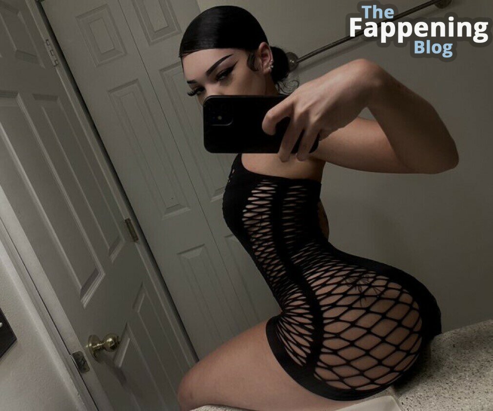 leihardy ample bosom