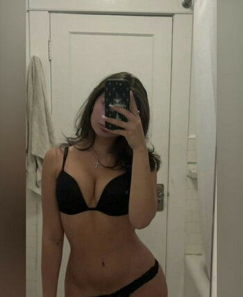 Sofia Bonjardim / sofbonjo / sofiab0njardim Nude Leaks OnlyFans Photo 14