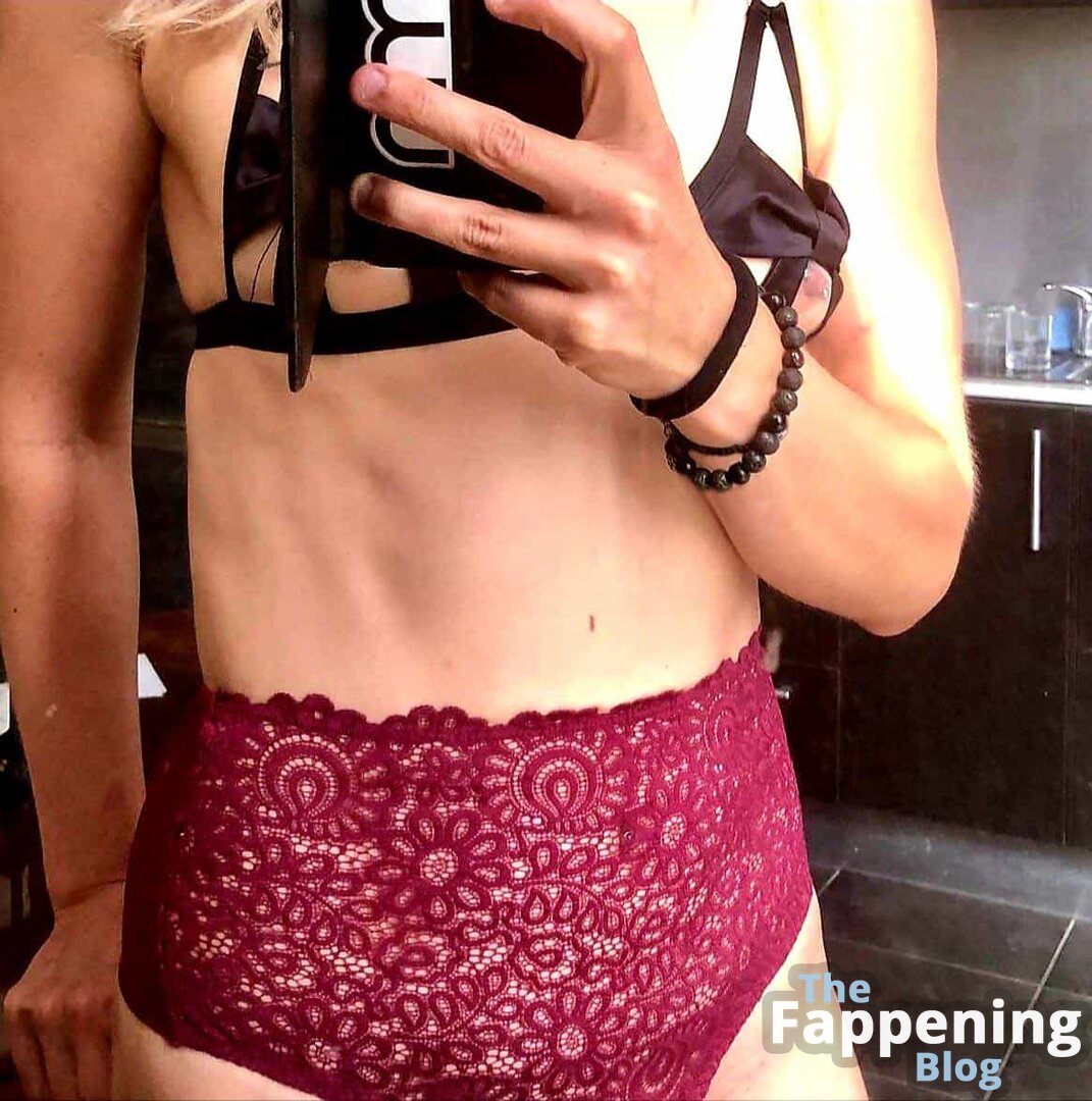 Sophie Lee / sophie_leee_milf / xsophielee Nude Leaks OnlyFans Photo 16 |  #TheFappening